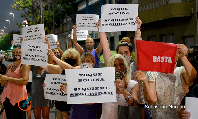 Nueva protesta en Azcuénaga a una semana del crimen que sacudió al barrio