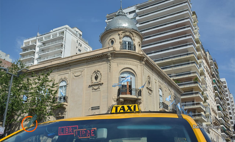 Taxistas y concejales se plantan contra Uber y piden que la Justicia los respalde