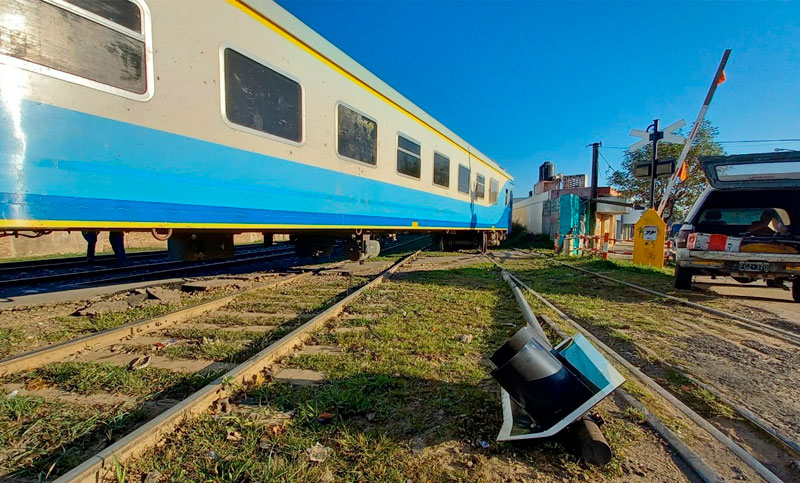 Un tren descarriló en Villa Gobernador Gálvez y los pasajeros quedaron varados por horas