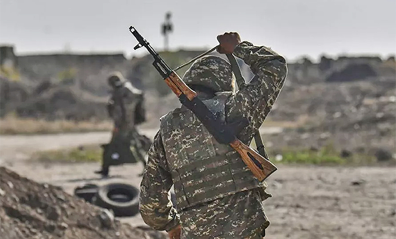 Azerbaiyán denuncia bombardeos armenios y dice que hay un soldado herido