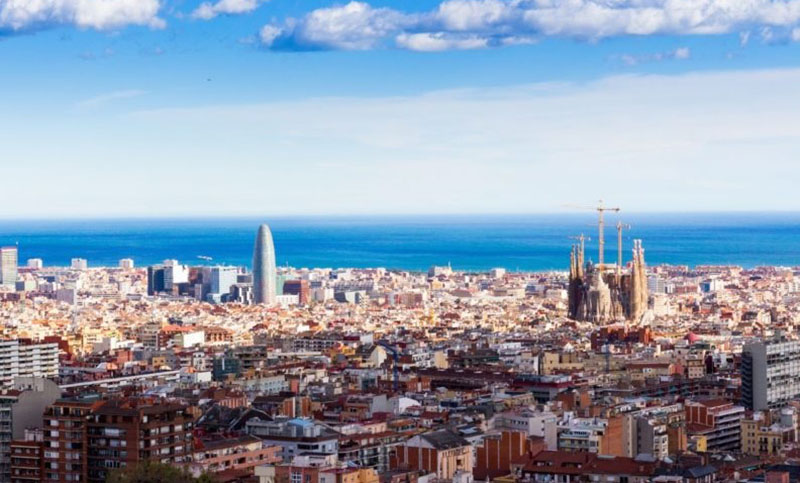 Barcelona estudia cerrar tres cuartas partes de sus parroquias