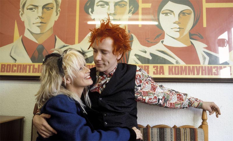 Johnny Rotten dejó el punk para cuidar a su esposa con Alzheimer