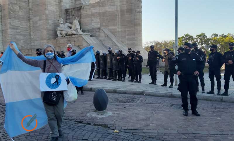 Decenas de detenidos en una manifestación contra las restricciones en Rosario