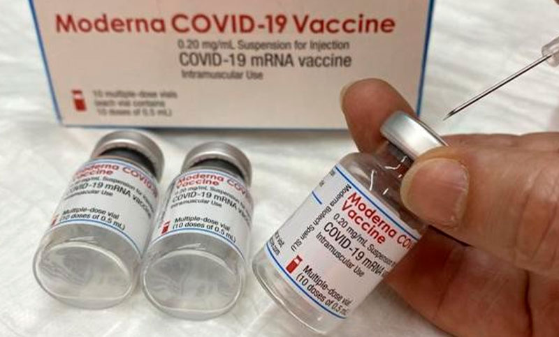 Laboratorio Moderna anuncia que será necesaria una tercera dosis de su vacuna contra el coronavirus