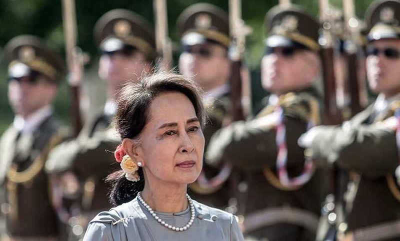 La presidenta depuesta de Myanmar y Nobel Aung San Suu Kyi fue inculpada por corrupción por la junta militar