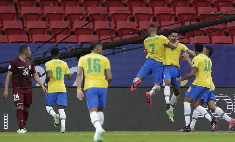 Brasil venció sin inconvenientes a Venezuela en su debut en la Copa América