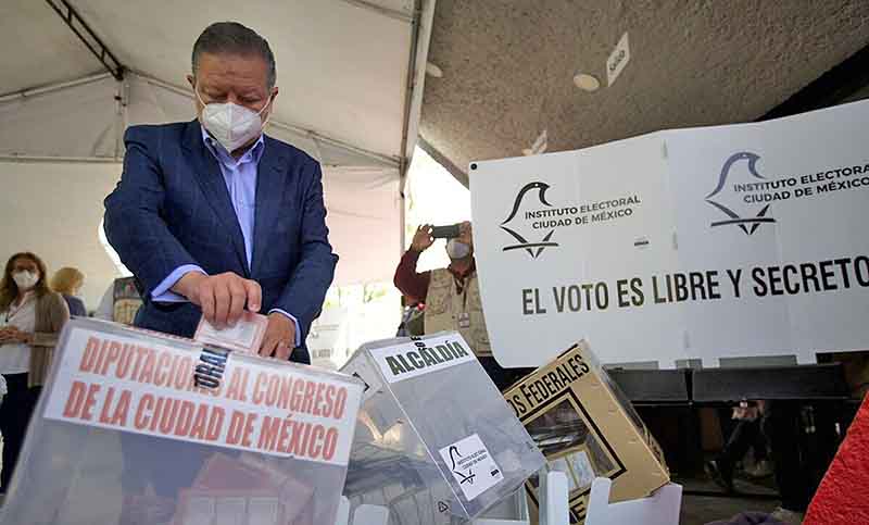 Revés para López Obrador en las elecciones legislativas de México