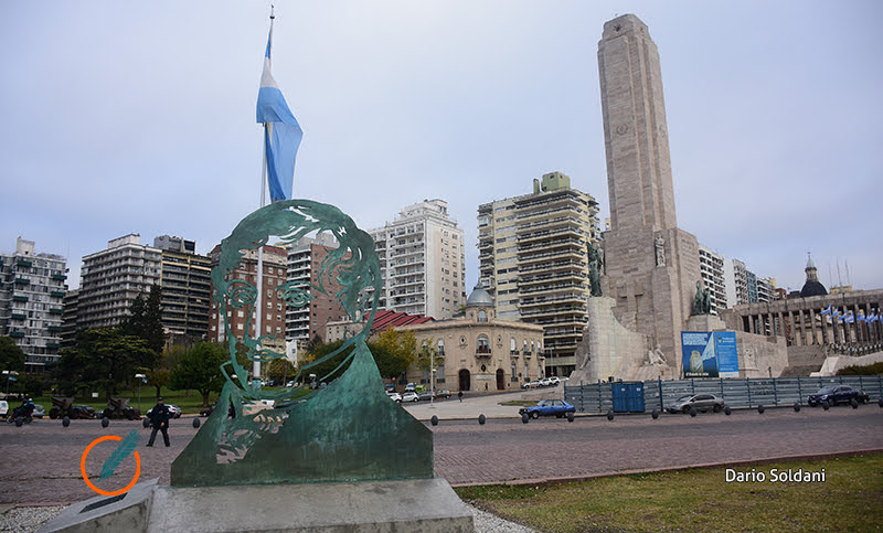 Día de la Bandera: acto oficial con Perotti en el Monumento y Fernández desde Olivos