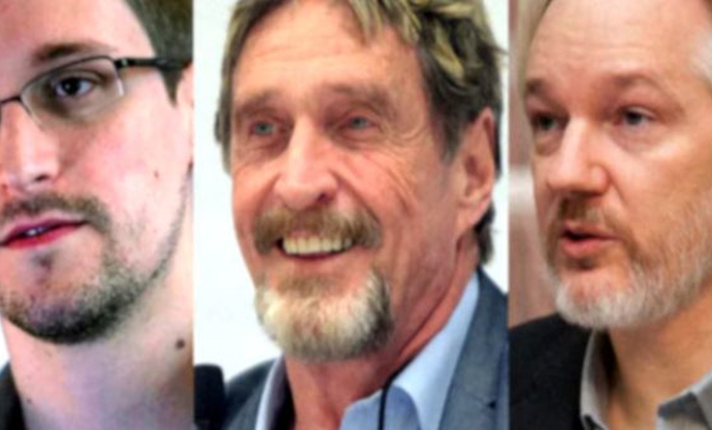 Snowden sobre la muerte de McAfee: «Assange podría ser el siguiente»