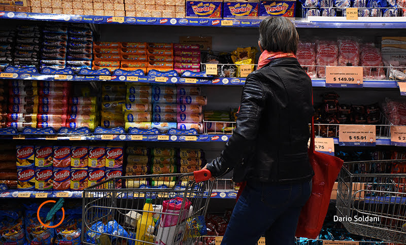 Las ventas en supermercados, mayoristas y shoppings mostraron subas en abril