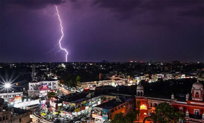 Más de 50 muertos por tormentas eléctricas en la India