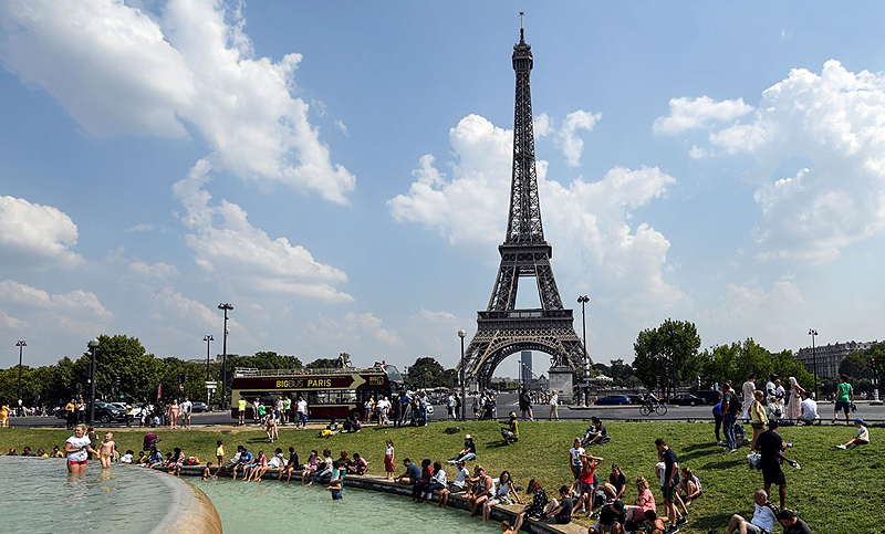 Tras nueve meses de permanecer cerrada por la pandemia, reabre la Torre Eiffel