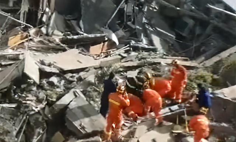 Se derrumbó un hotel en China: reportan un muerto y diez desaparecidos