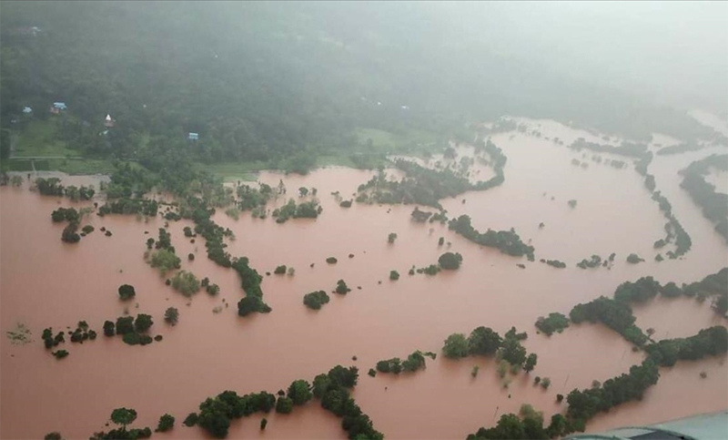 Intensas lluvias en el oeste de India causan decenas de muertes y evacuaciones