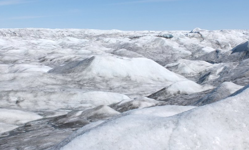 Una lluvia inédita en la cumbre del glaciar en Groenlandia alerta por el calentamiento global