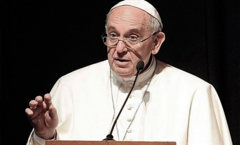 El papa Francisco reveló que un enfermero le «salvó la vida» en su reciente operación