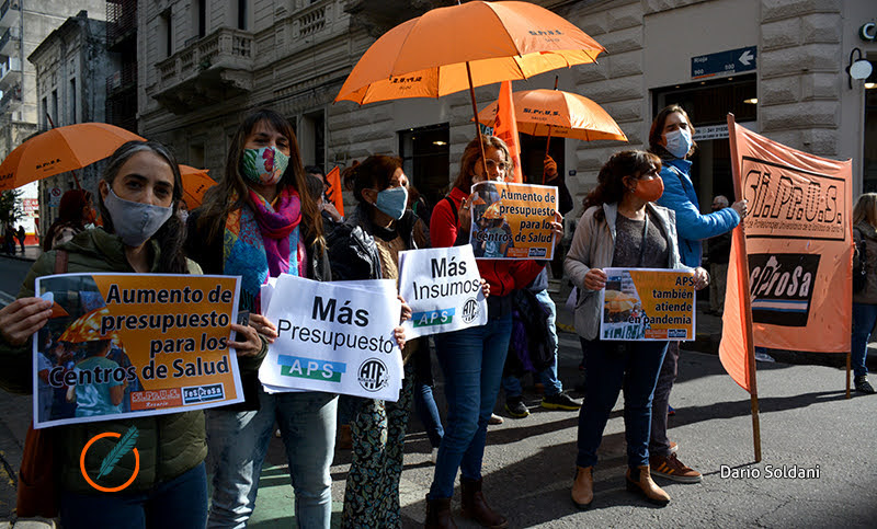 Los trabajadores del «Centro de Salud Che Guevara» denuncian falta de pago de salarios