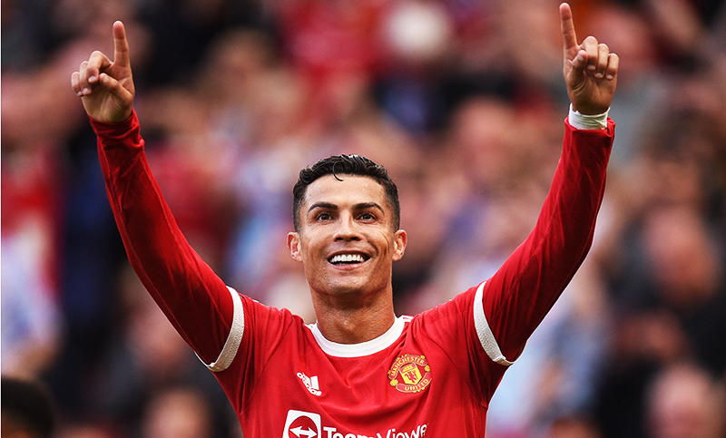 Cristiano Ronaldo regresó al Manchester United con un doblete y triunfo