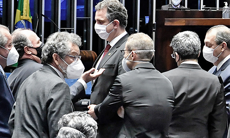 El Senado cancela sus sesiones y la agenda económica de Bolsonaro se frena tras su discurso golpista