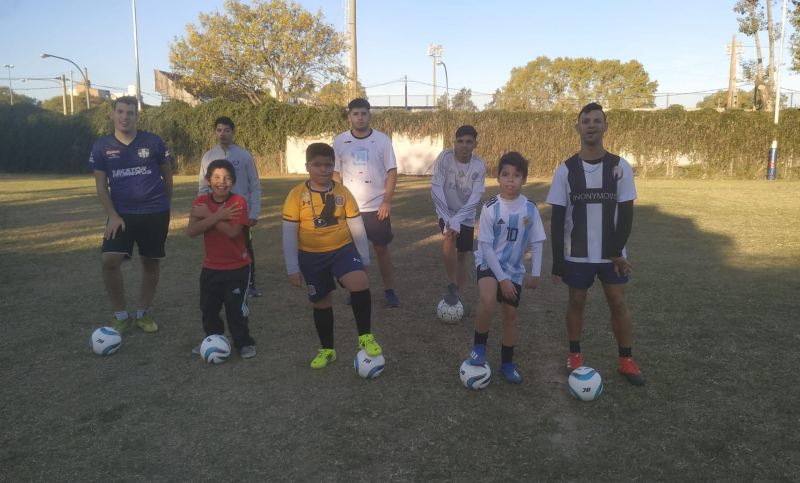 El club Avida presenta su escuela de fútbol para niños y niñas con parálisis cerebral