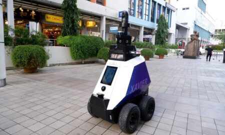 robot patrulla singapur xavier