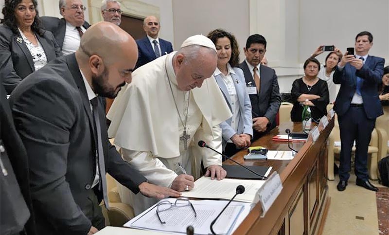 El papa Francisco les dijo a jueces argentinos que “no hay democracia con hambre”