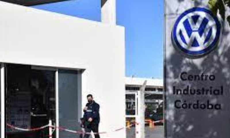 Volkswagen paralizará por 50 días la producción de cajas de cambio en Córdoba