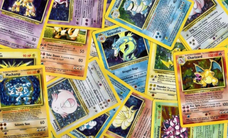 Una persona gastó más de $57 mil dólares de la ayuda por el Covid para comprar una tarjeta Pokemon