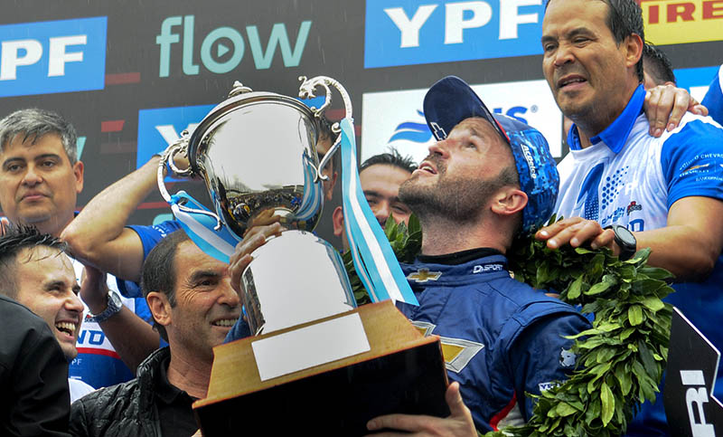 Agustín Canapino se coronó campeón del Súper TC2000