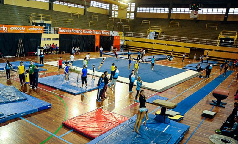 El torneo Nacional de gimnasia artística femenina se desarrolla en Provincial