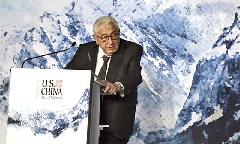 Henry Kissinger señaló que “es fundamental que China y Estados Unidos superen sus diferencias”