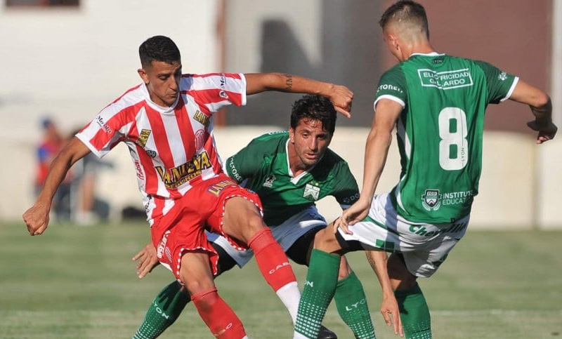 A falta de dos fechas y con polémicas arbitrales, el ascenso a Primera está al rojo vivo