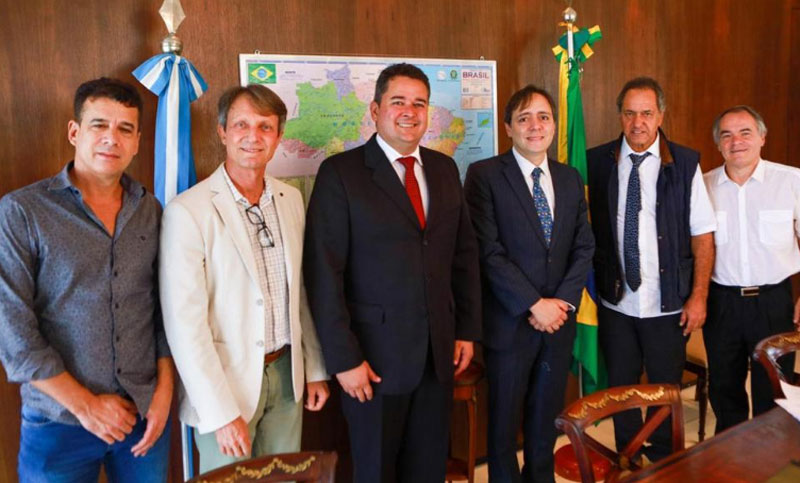 Empresas importadoras de Brasil reciben a Scioli y Fernández para impulsar las exportaciones pymes