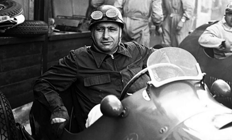 Trasladarán los restos del ídolo Juan Manuel Fangio al Museo del Automóvil en Balcarce