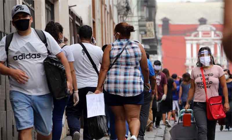 Perú prohíbe reuniones sociales durante las fiestas ante la suba de casos de coronavirus