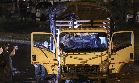 camión del Esmad de Colombia fue atacado