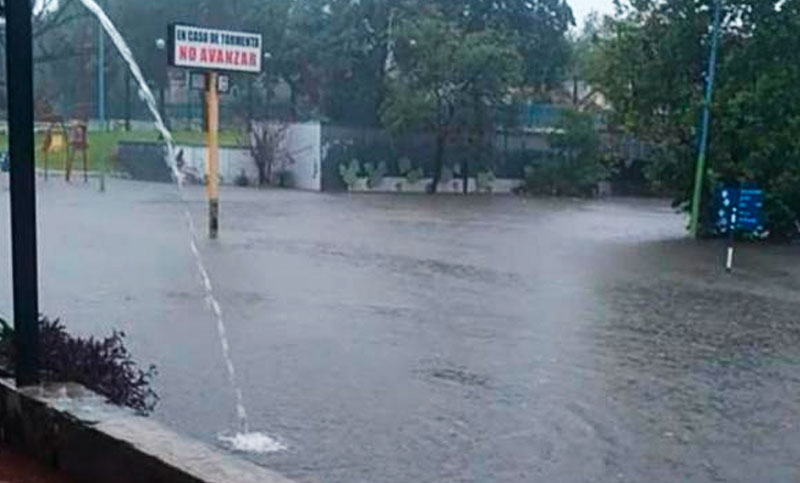 Un temporal provocó inundaciones y daños materiales en Tucumán