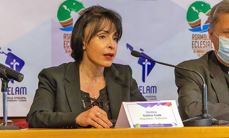 Francisco promovió a la argentina Emilce Cuda como «secretaria» de la Comisión para América Latina