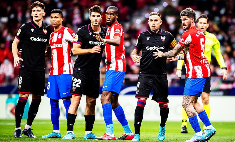 Atlético de Madrid perdió con el último de la tabla en un partido pendiente