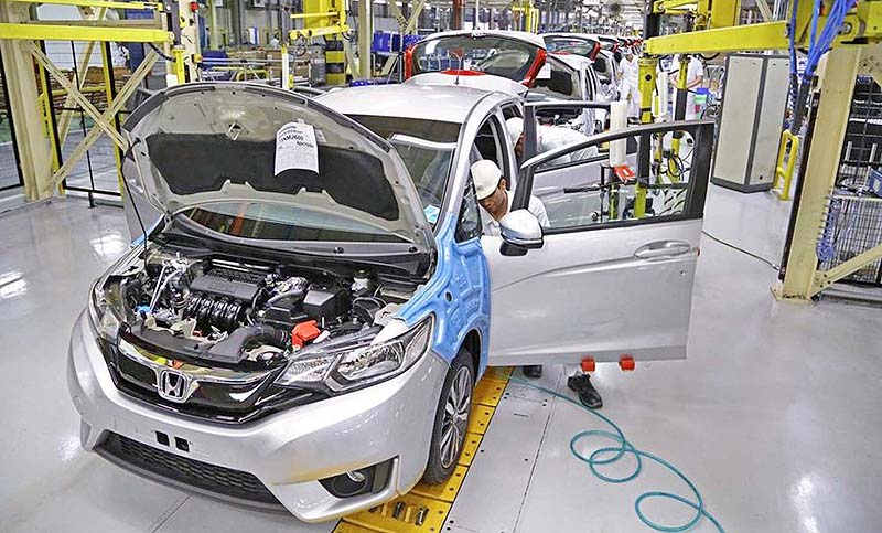 Cayó el 27,4 % interanual en enero la producción de vehículos en Brasil