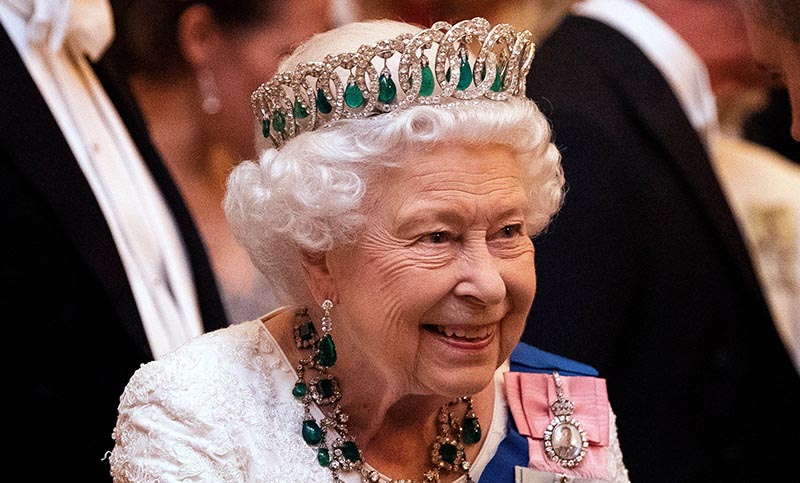 La reina Isabel II dio positivo en coronavirus