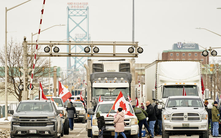 Ontario anuncia el fin del pasaporte sanitario en medio de protestas de los camioneros