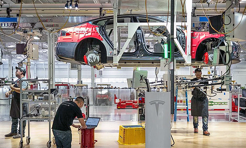 Acusan a Tesla de segregación racial en una de sus fábricas