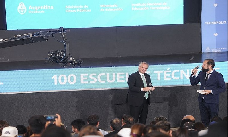 Fernández anunció la construcción de 100 escuelas técnicas en todo el país