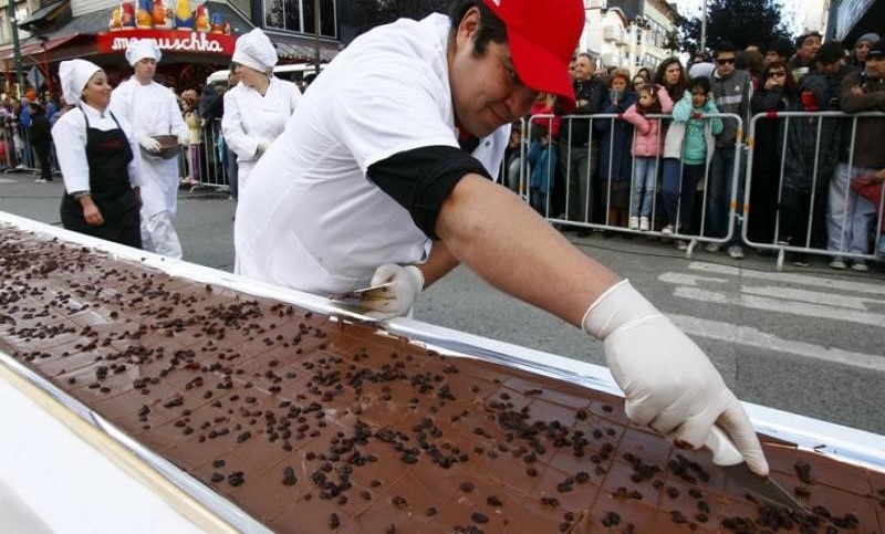 Semana Santa en Bariloche: prepararán la barra de chocolate más larga del mundo