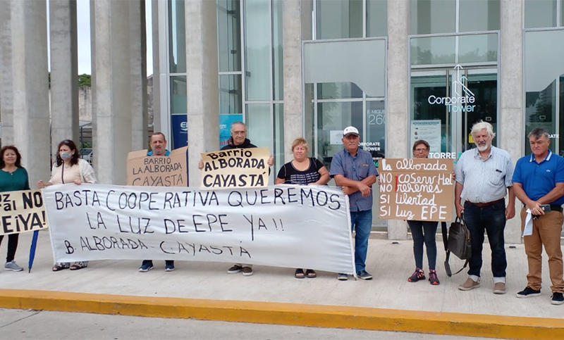 “Basta de cooperativa”: vecinos de un barrio de Cayastá piden que la Epe les brinde el servicio