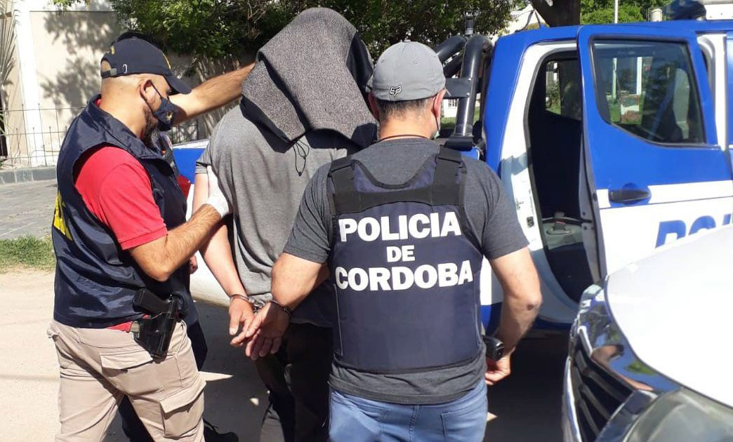 Hubo 25 allanamientos en Córdoba y detuvieron a 21 personas que estafaban a rosarinos