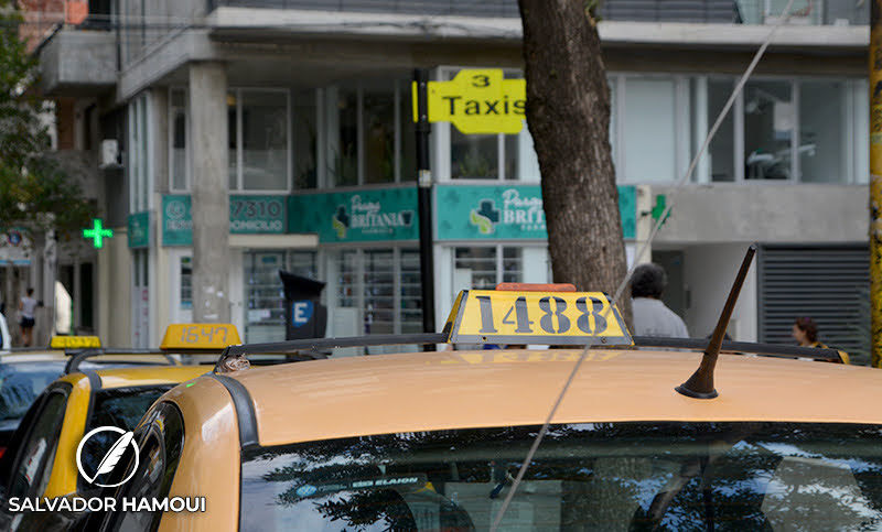 Según una encuesta, el 70% de los rosarinos no está conforme con el servicio de taxis