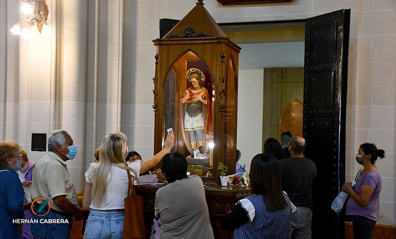 Cientos de fieles conmemoraron el día de San Expedito en Rosario