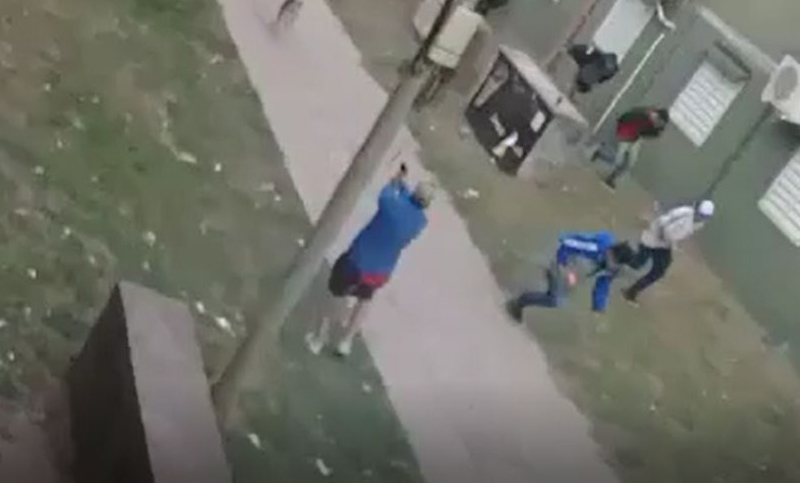 Un policía resultó baleado en el mentón en un enfrentamiento previo al Colón-Peñarol